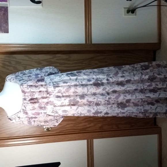 Torrid Pink andMaxi Sundress.  Boho, Artsy, Wedding Guest, Cottage Core, Cruise - Picture 5 of 9